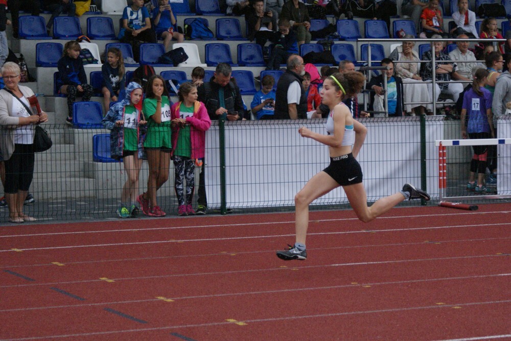 Na stadionie przy ulicy Czarnoleśnej odbyły się lekkoatletyczne Mistrzostwa Śląska Dzieci.
