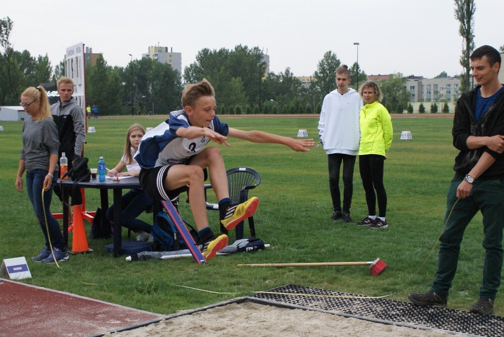 Na stadionie przy ulicy Czarnoleśnej odbyły się lekkoatletyczne Mistrzostwa Śląska Dzieci.