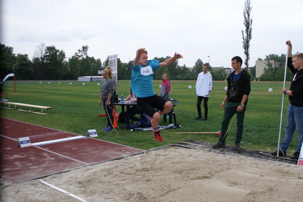 Na stadionie przy ulicy Czarnoleśnej odbyły się lekkoatletyczne Mistrzostwa Śląska Dzieci.