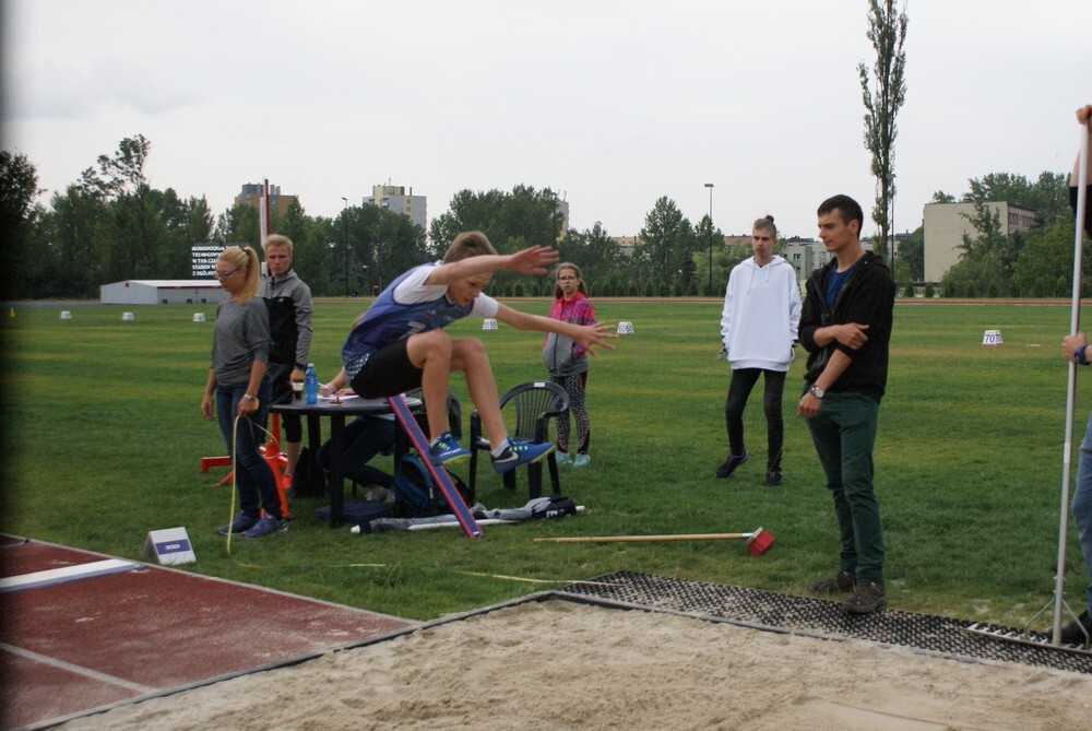 Na stadionie przy ulicy Czarnoleśnej odbyły się lekkoatletyczne Mistrzostwa Śląska Dzieci.