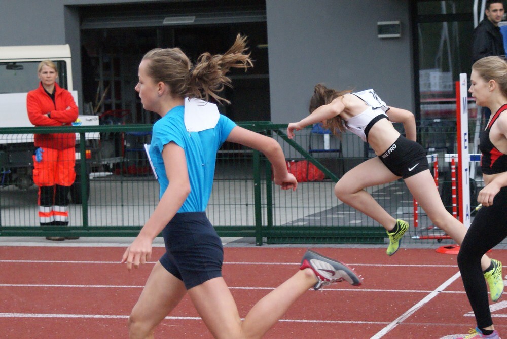 Na stadionie przy ulicy Czarnoleśnej odbyły się lekkoatletyczne Mistrzostwa Śląska Dzieci.