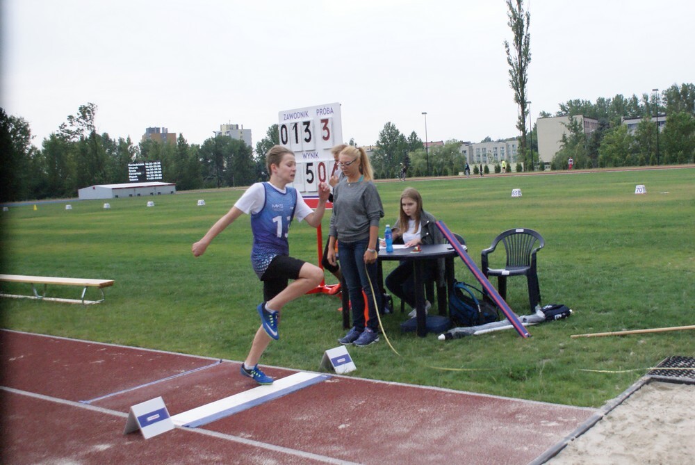 Na stadionie przy ulicy Czarnoleśnej odbyły się lekkoatletyczne Mistrzostwa Śląska Dzieci.