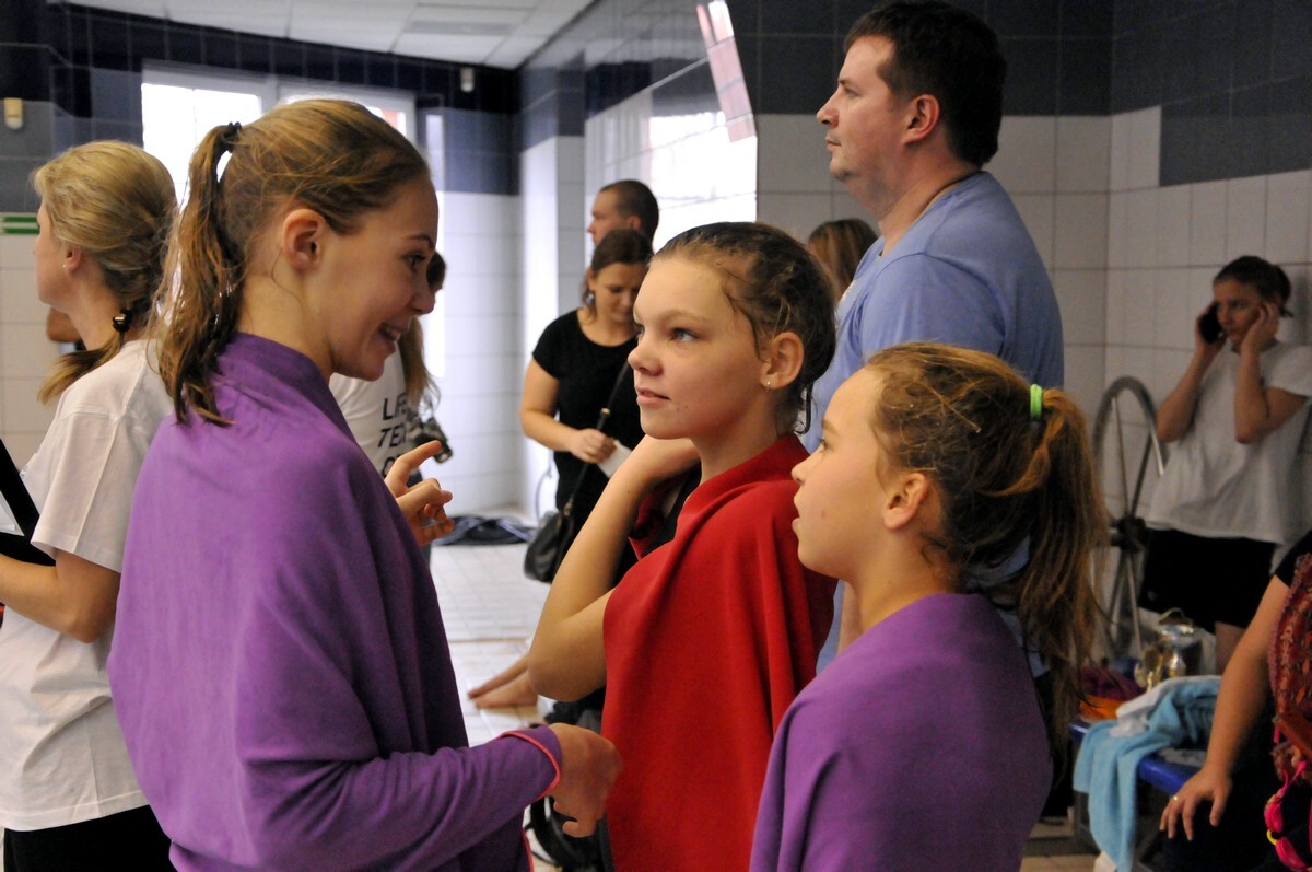 Wspaniała atmosfera i zdrowa, sportowa rywalizacja zagościły na krytym basenie przy ul. Chryzantem, gdzie odbyły się XIX Mistrzostwa Rudy Śląskiej w Pływaniu. Zawody te zostały już tradycyjnie podzielone na amatorskie i otwarte.