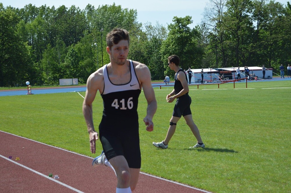 Blisko 400 lekkoatletów z całej Polski wzięło dzisiaj udział w mitingu otwierającym sezon. Organizatorem wydarzenia jest Towarzystwo Lekkoatletyczne Pogoń.