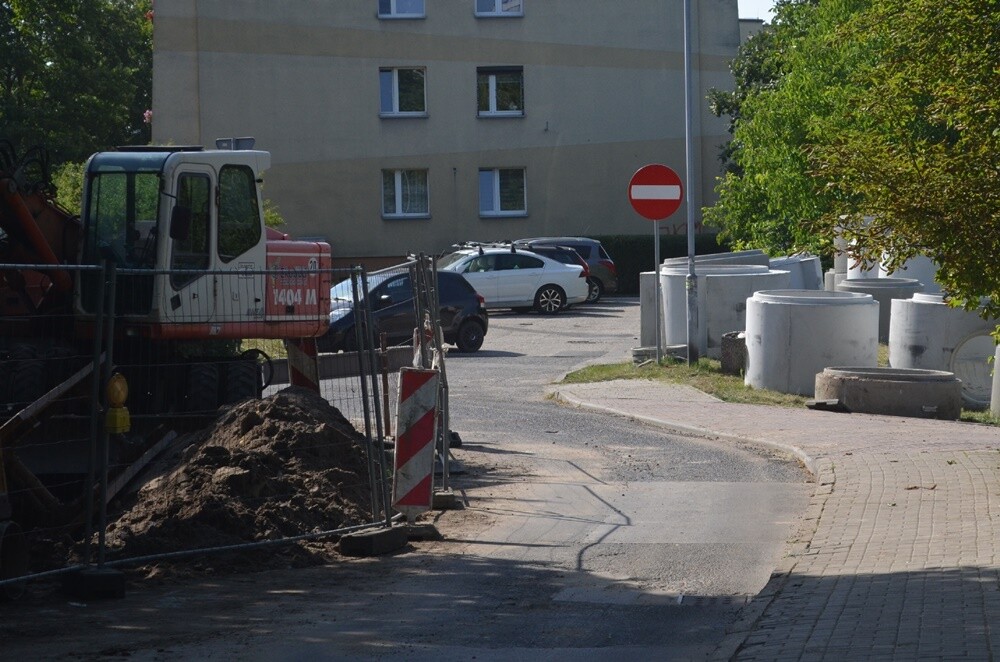 Trwają prace związane z przebudową kanalizacji deszczowej przy ul. Miodowej w Halembie. W związku z tym mogą występować utrudnienia w ruchu. 

fot. Jacek Knapik