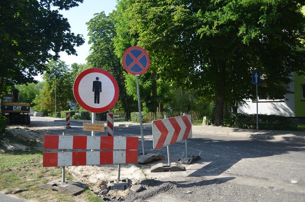 Trwają prace związane z przebudową kanalizacji deszczowej przy ul. Miodowej w Halembie. W związku z tym mogą występować utrudnienia w ruchu. 

fot. Jacek Knapik