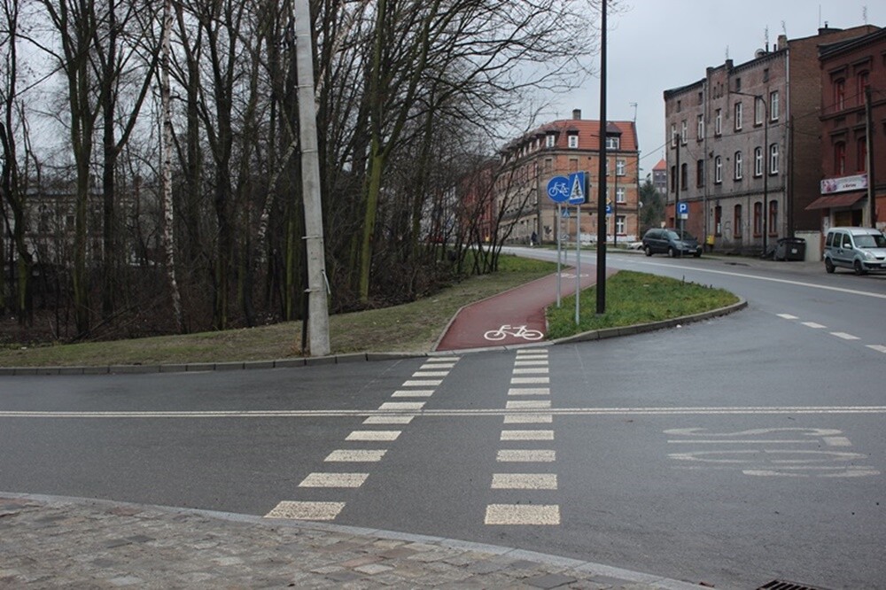 Prawie 29 mln zł kosztowała modernizacja ul. Piastowskiej w Rudzie Śląskiej. Właśnie odbył się odbiór tej inwestycji.