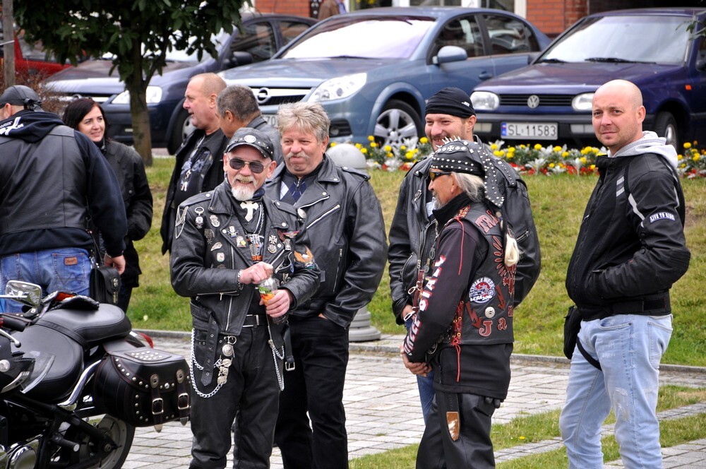 W sobotnie przedpołudnie na rynku rozpoczęła się kolejna akcja z cyklu Motoserce,organizowana przez rudzki klub motocyklowy Invaders MC Poland.