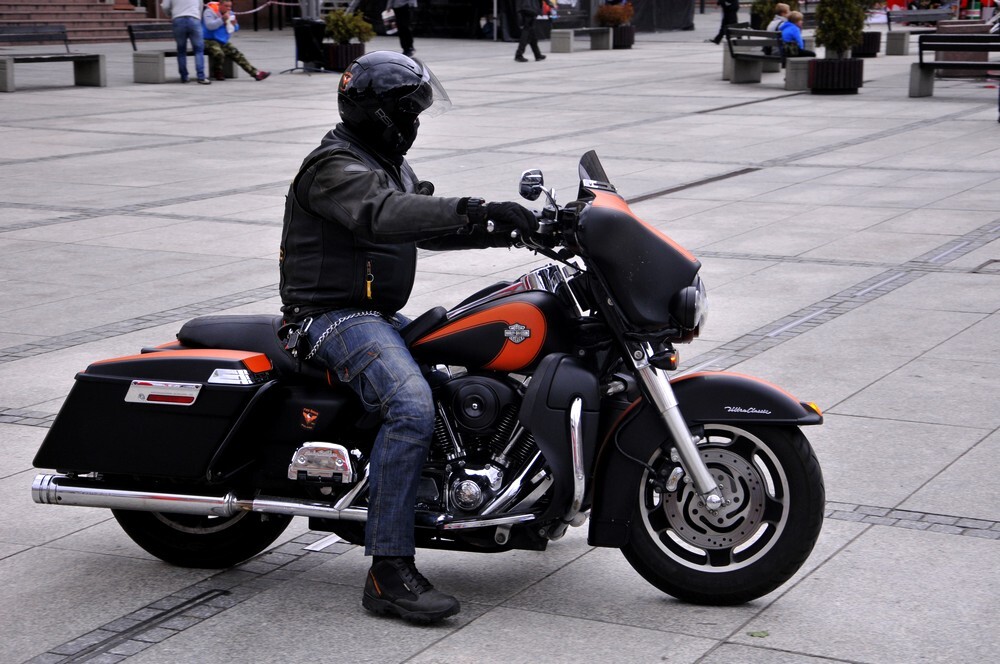 W sobotnie przedpołudnie na rynku rozpoczęła się kolejna akcja z cyklu Motoserce,organizowana przez rudzki klub motocyklowy Invaders MC Poland.