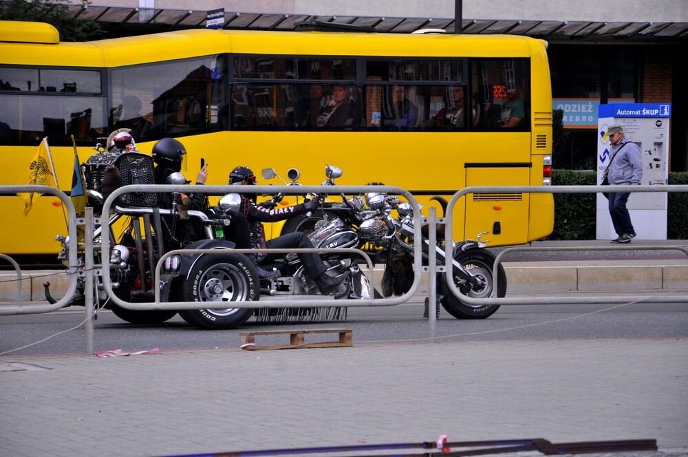 W sobotnie przedpołudnie na rynku rozpoczęła się kolejna akcja z cyklu Motoserce, organizowana przez rudzki klub motocyklowy Invaders MC Poland.