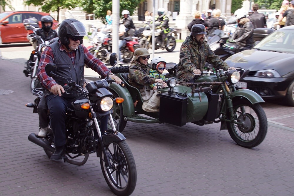 W sobotę na rynku odbyła się kolejna akcja z cyklu "Motoserce", organizowana przez klub motocyklowy Road Runners MC Poland Chapter Ruda Śląska oraz Stowarzyszenie Motocyklistów. 

fot. Karolina Bauszek