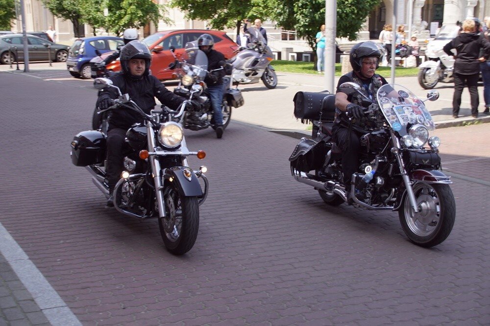 W sobotę na rynku odbyła się kolejna akcja z cyklu "Motoserce", organizowana przez klub motocyklowy Road Runners MC Poland Chapter Ruda Śląska oraz Stowarzyszenie Motocyklistów. 

fot. Karolina Bauszek