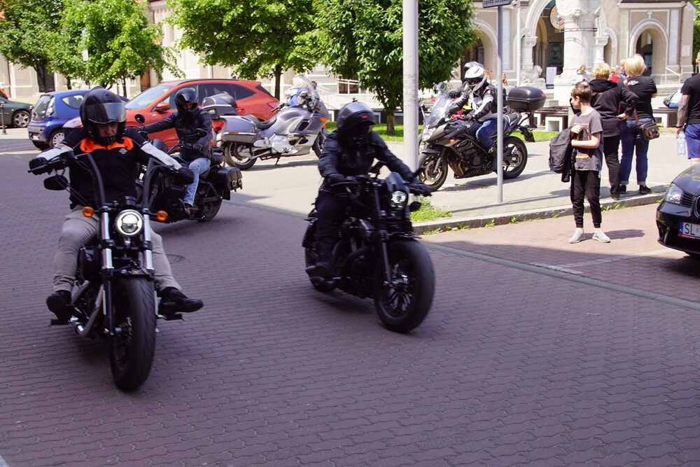 W sobotę na rynku odbyła się kolejna akcja z cyklu "Motoserce", organizowana przez klub motocyklowy Road Runners MC Poland Chapter Ruda Śląska oraz Stowarzyszenie Motocyklistów. 

fot. Karolina Bauszek