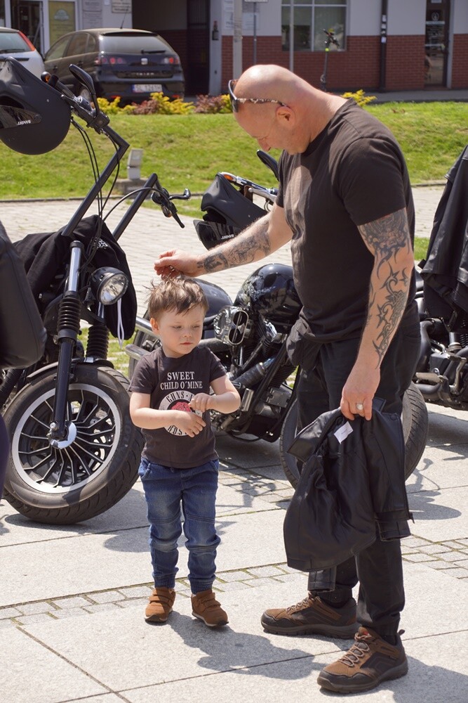 W sobotę na rynku odbyła się kolejna akcja z cyklu "Motoserce", organizowana przez klub motocyklowy Road Runners MC Poland Chapter Ruda Śląska oraz Stowarzyszenie Motocyklistów. 

fot. Karolina Bauszek