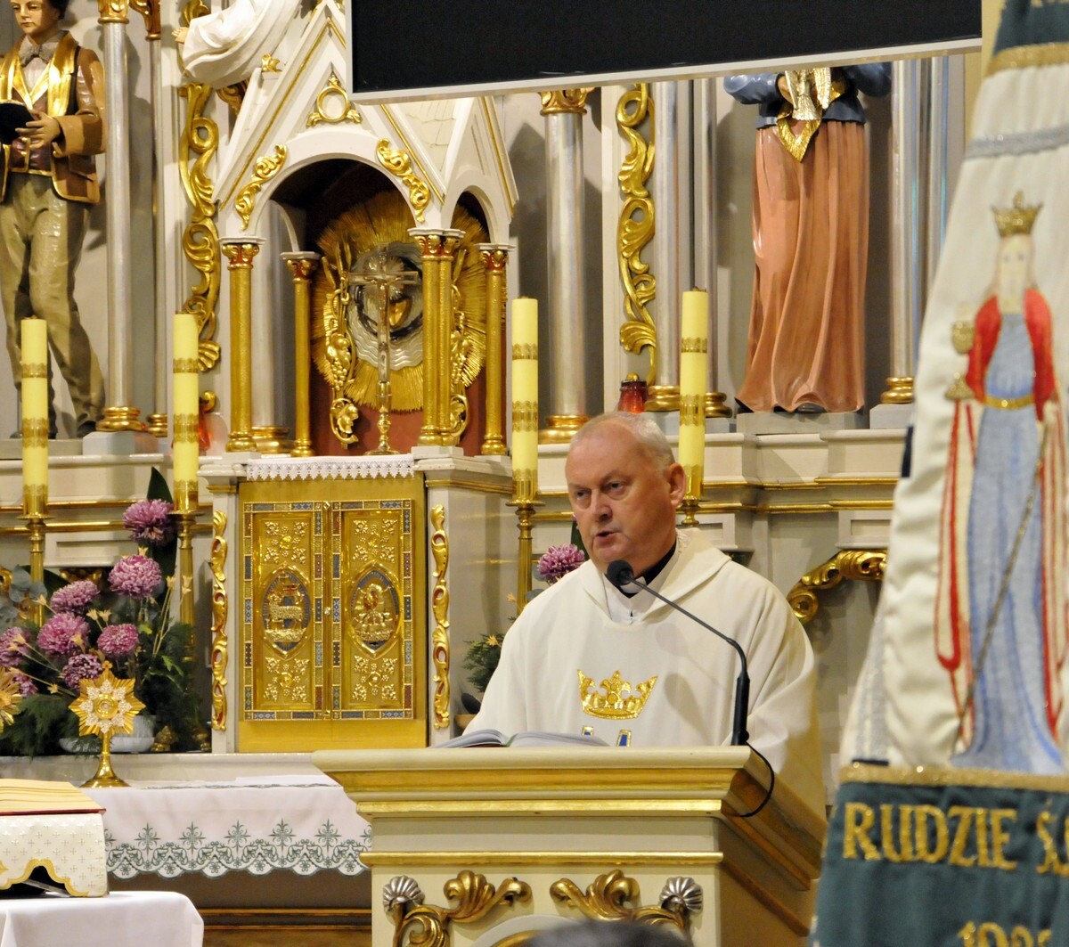 21 listopada 2006 roku w KWK Halemba doszło do tragedii – wybuch metanu spowodował potężną eksplozję pyłu węglowego, w wyniku czego śmierć poniosło 23 górników. Był to czarny dzień dla polskiego górnictwa i nieopisana tragedia dla wielu śląskich rodzin. Dziś obchodzimy dwunastą rocznicę tamtych wydarzeń.