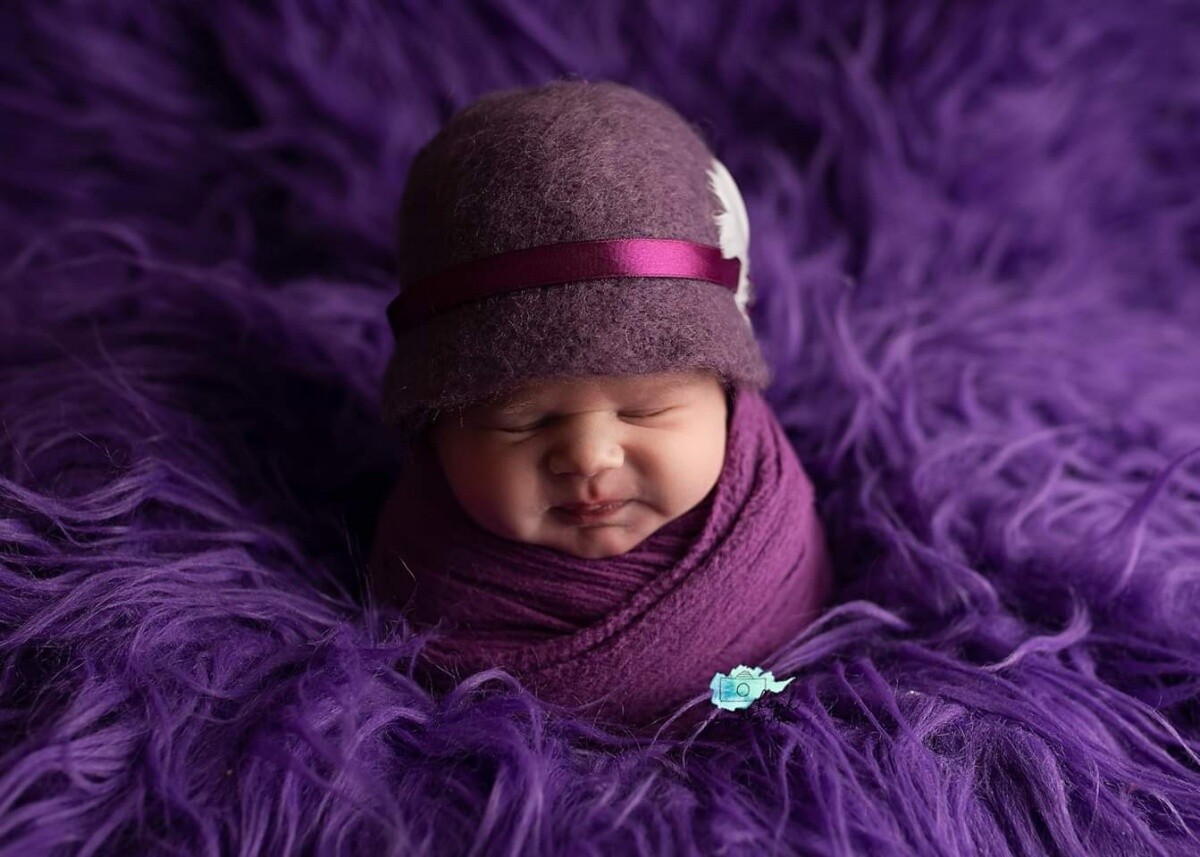 Mam na imię Kalinka przyszłam na świat 7mego grudnia 2018roku. Jestem drugim serduszkiem rodziców a pierwszym największym szczęściem siostry! Wraz z rodzicami i siostrzyczką pozdrawiamy organizatorów konkursu! :) 
dzielnica: Ruda Śląska 1