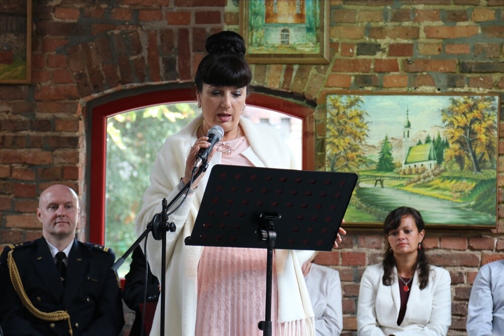 W Rudzie Śląskiej, a także w brazylijskim Rio de Janeiro, tunezyjskim Tunisie czy australijskim Melbourne odbywa się dziś polskie Narodowe Czytanie. 8 lektur wybranych na ósmą edycję czytano w Centrum Inicjatyw Społecznych "Stary Orzegów" MBP.