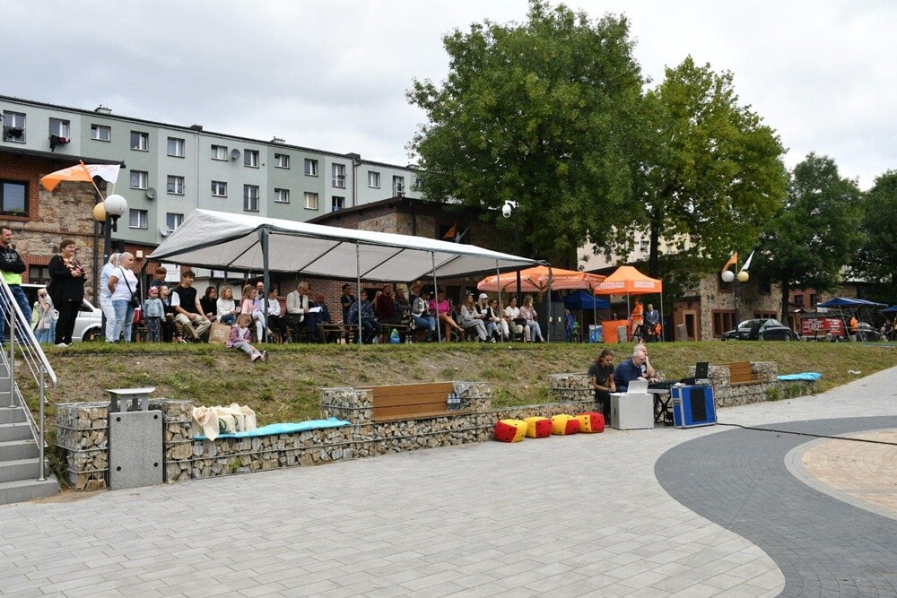 Dzisiaj odbyła się kolejna edycja Narodowego Czytania. Rudzianie czytali "Ballady i romanse" Adama Mickiewicza. 

fot. Jacek Knapik