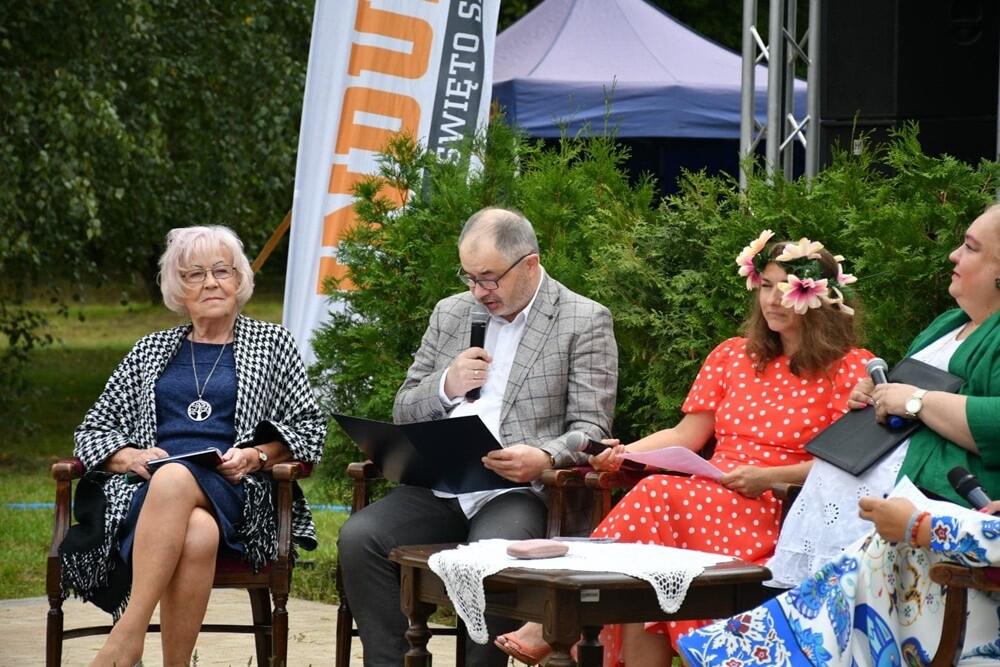 Dzisiaj odbyła się kolejna edycja Narodowego Czytania. Rudzianie czytali "Ballady i romanse" Adama Mickiewicza. 

fot. Jacek Knapik