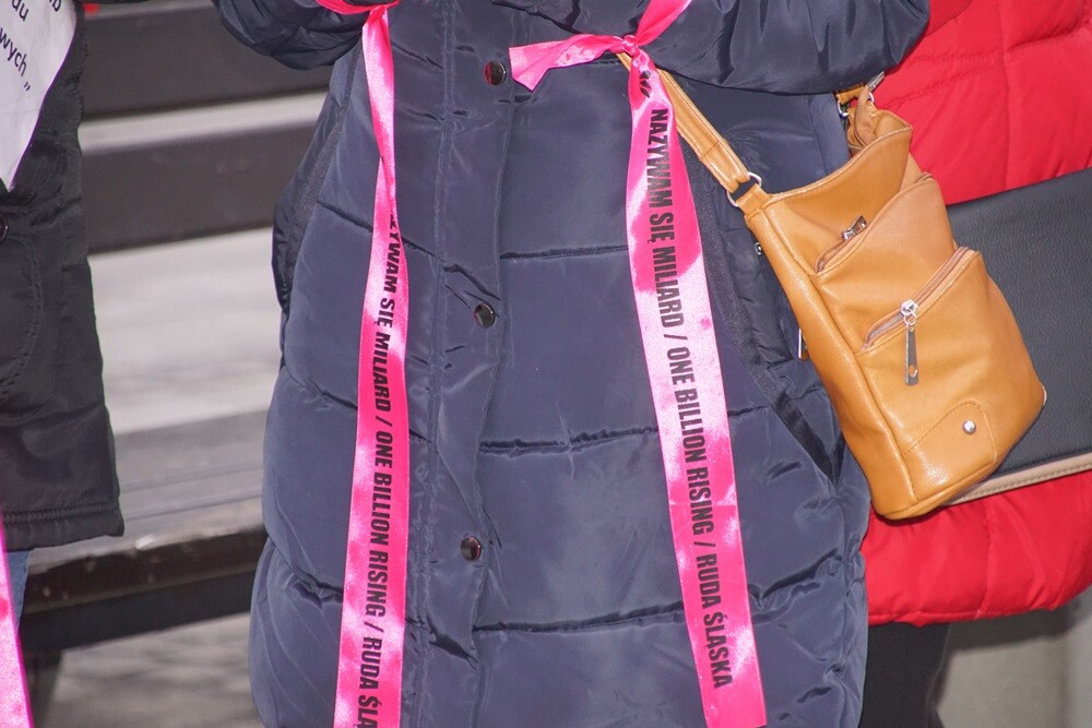 Rudzianki wzięły udział w środę, w akcji One Billion Rising - Nazywam się Miliard. Kobiety zatańczyły na nowobytomskim rynku sprzeciwiając się w ten sposób przemocy wobec kobiet.