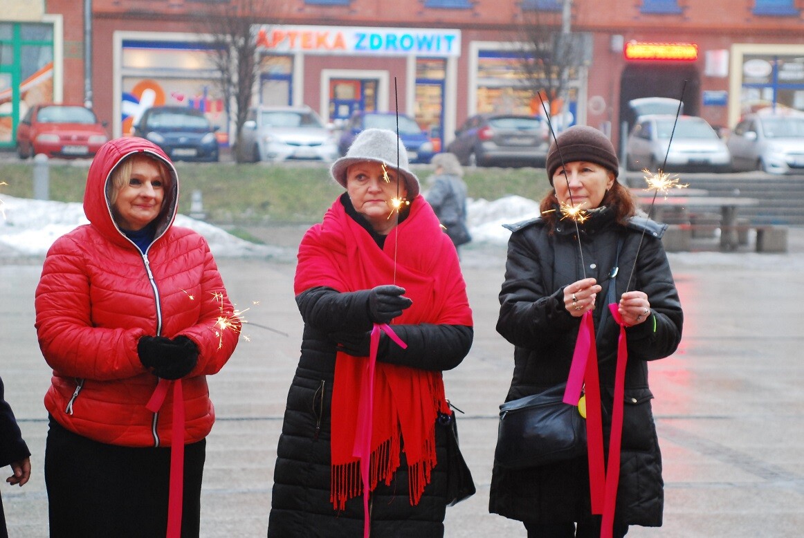 Szacuje się, że w Polsce przemocy fizycznej i seksualnej doświadcza od 700 tysięcy do miliona kobiet.