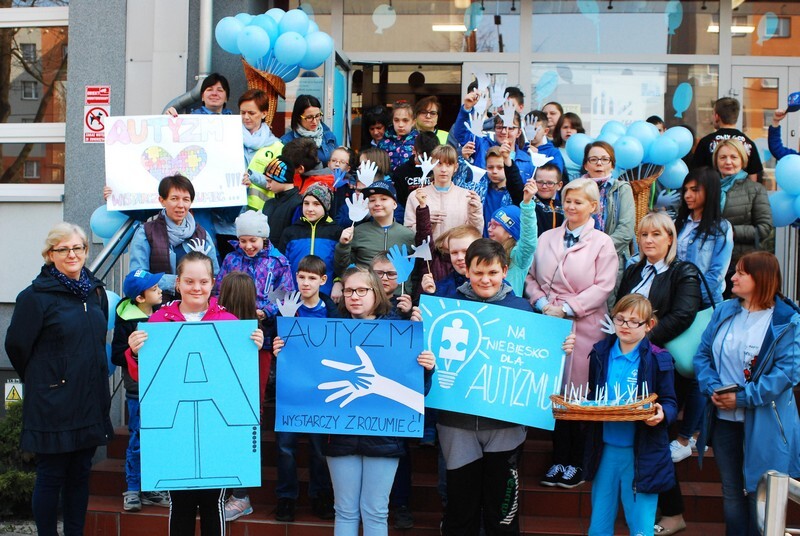 Niebieski marsz poprzedziła projekcja filmu poświęconego autyzmowi