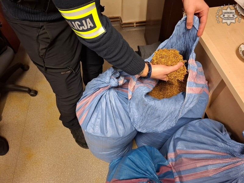 Nielegalny tytoń na targowisku w Rudzie Śląskiej! Zatrzymano 63-latka