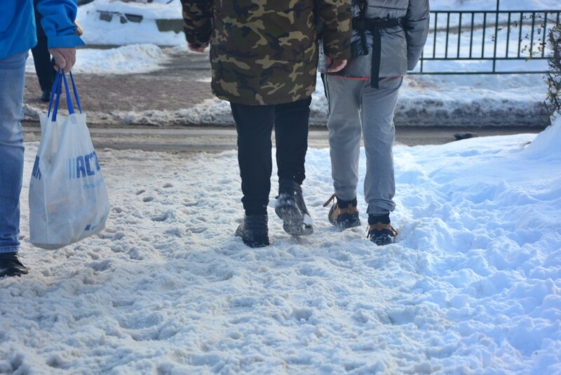 Nieodśnieżone chodniki w Rudzie Śląskiej? Mieszkańcy obwiniają miasto