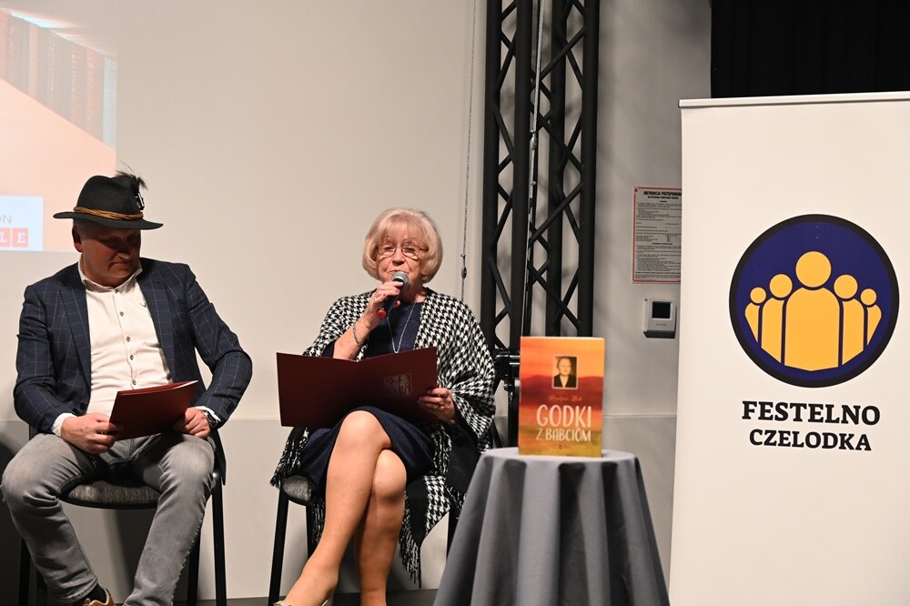 III edycja „Niy ino godomy, ale tyż czytomy” w Stacji Biblioteka. / fot. UM Ruda Śląska