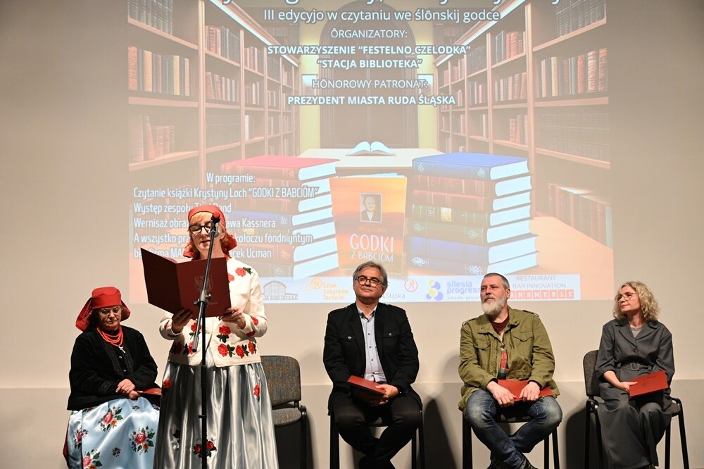 III edycja „Niy ino godomy, ale tyż czytomy” w Stacji Biblioteka. / fot. UM Ruda Śląska