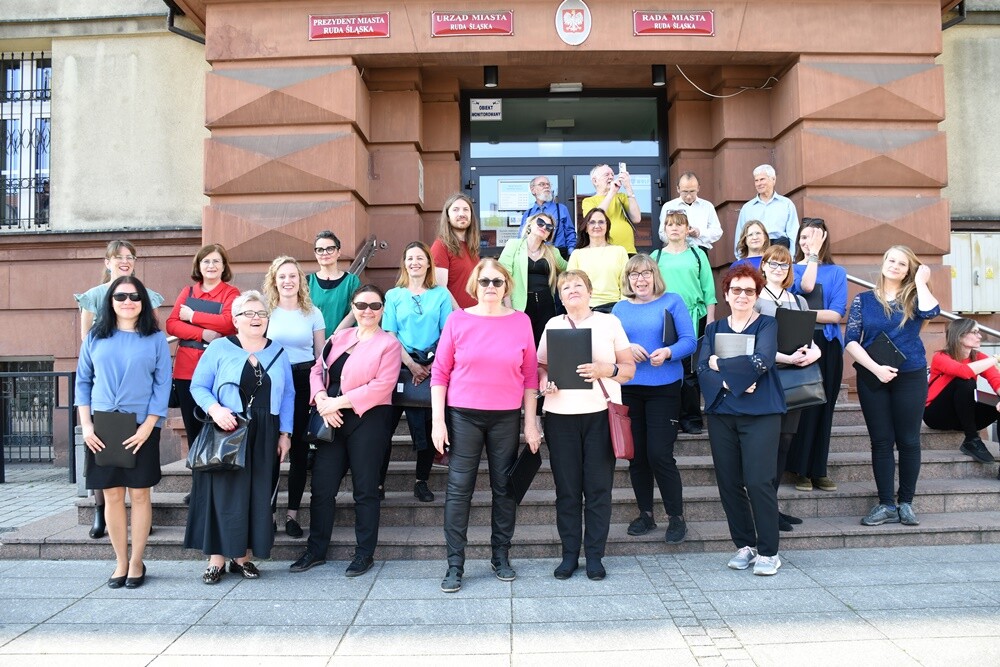 W sobotę odbyła się czwarta edycja Nocy Chórów w Rudzie Śląskiej! W ośmiu lokalizacjach swój repertuar zaprezentowało 19 zespołów. To w sumie 13 godzin muzyki!

fot. Jacek Knapik