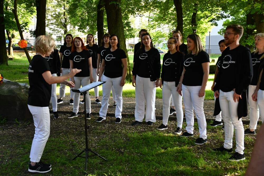 W sobotę odbyła się czwarta edycja Nocy Chórów w Rudzie Śląskiej! W ośmiu lokalizacjach swój repertuar zaprezentowało 19 zespołów. To w sumie 13 godzin muzyki!

fot. Jacek Knapik