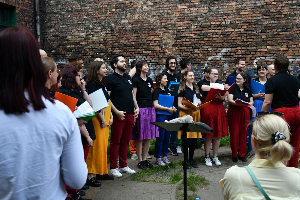 W sobotę odbyła się czwarta edycja Nocy Chórów w Rudzie Śląskiej! W ośmiu lokalizacjach swój repertuar zaprezentowało 19 zespołów. To w sumie 13 godzin muzyki!

fot. Jacek Knapik