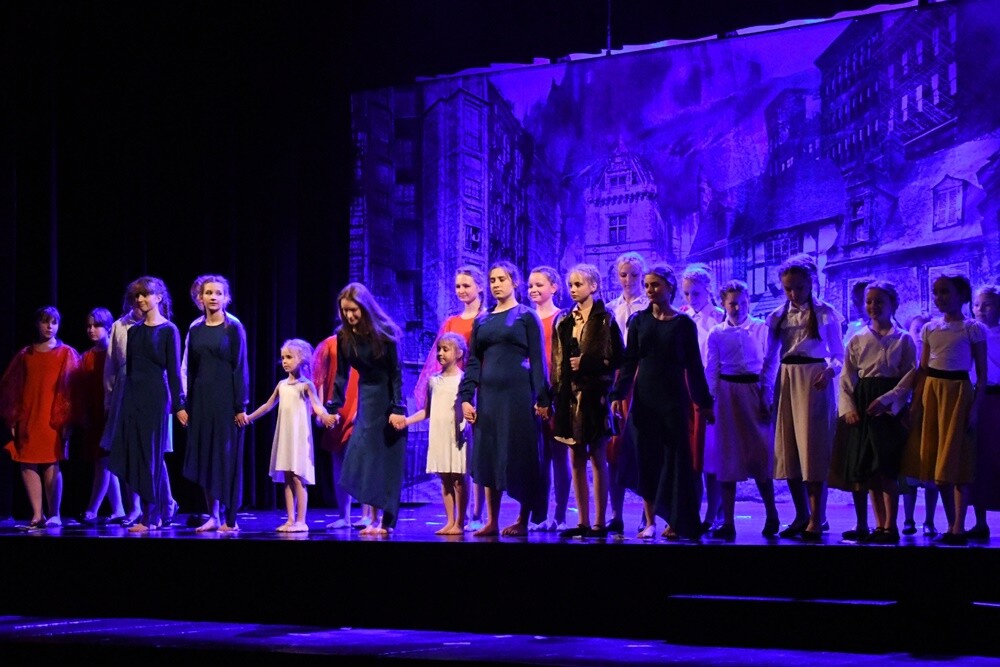 Za nami wyjątkowa roztańczona noc. Wczoraj podczas Nocy Tańca na deskach Miejskiego Centrum Kultury im. Henryka Bisty zaprezentowali się zdolni artyści.

fot. Jacek Knapik