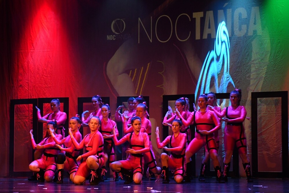 Za nami wyjątkowa roztańczona noc. Wczoraj podczas Nocy Tańca na deskach Miejskiego Centrum Kultury im. Henryka Bisty zaprezentowali się zdolni artyści.

fot. Jacek Knapik