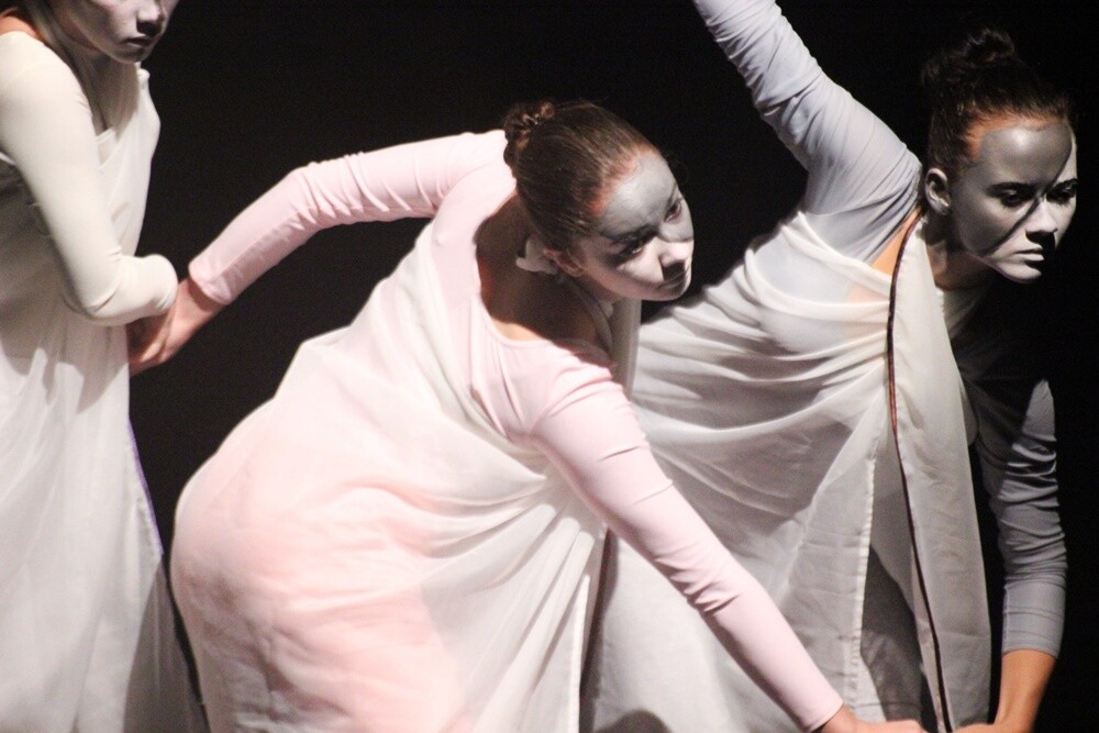 Noc Teatru w mieście bez teatru? Tak, to możliwe! Ruda Śląska po raz kolejny włączyła się w Metropolitalną Noc Teatrów. Rudzka odsłona wydarzenia odbyła się w sobotę. Od godz. 17.00 w Miejskim Centrum Kultury im. Henryka Bisty trwały przedstawienia oraz warsztaty.