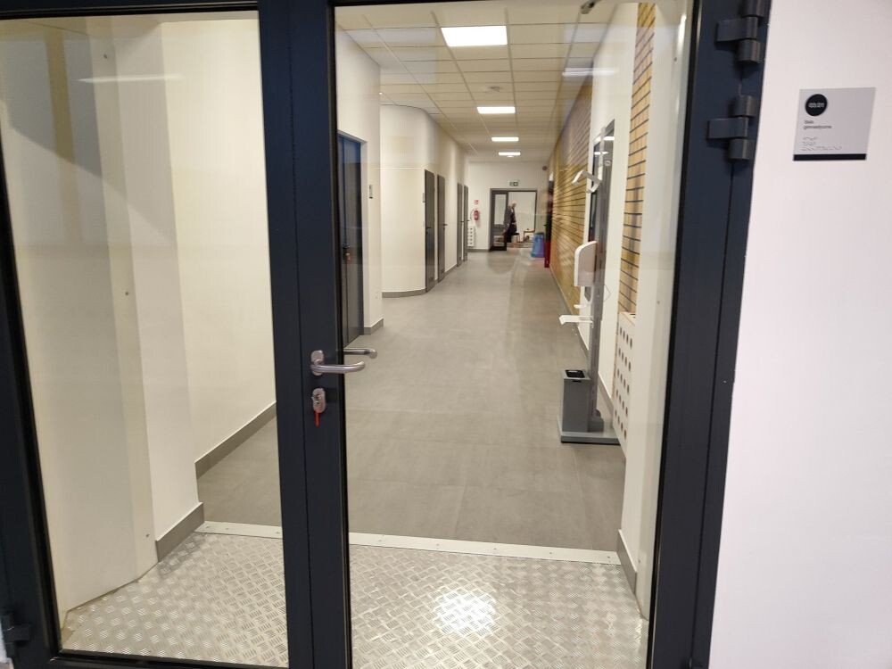 Remont sali gimnastycznej w SP nr 17 zakończony!/fot. Szkoła Podstawowa nr 17 im. prof. Jana Karskiego w Rudzie Śląskiej