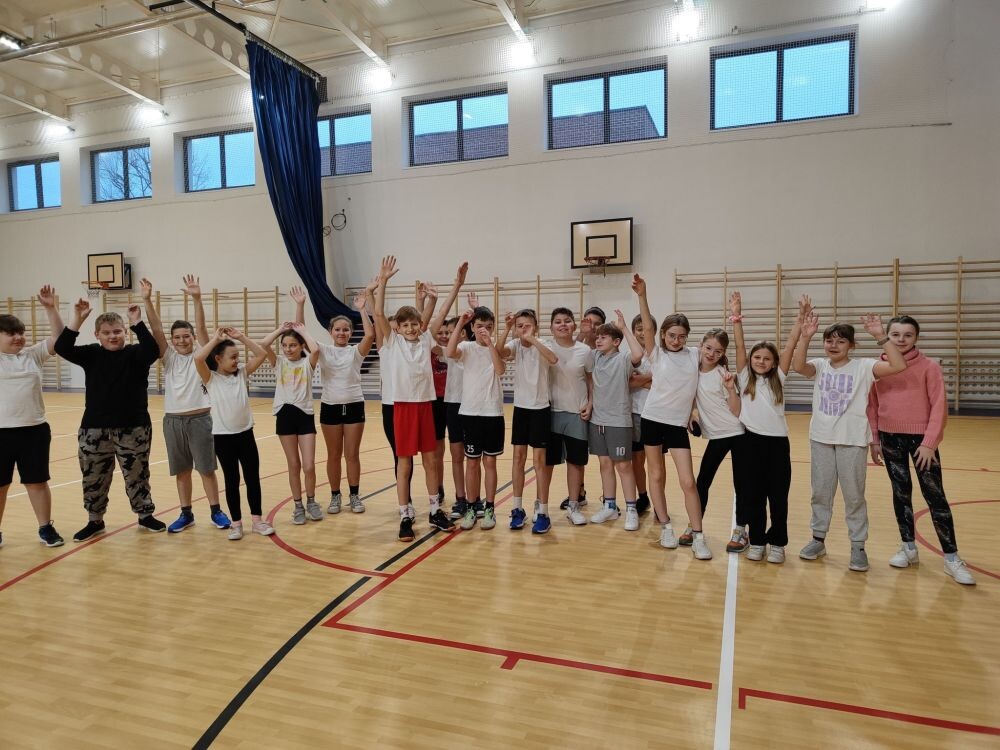 Remont sali gimnastycznej w SP nr 17 zakończony!/fot. Szkoła Podstawowa nr 17 im. prof. Jana Karskiego w Rudzie Śląskiej