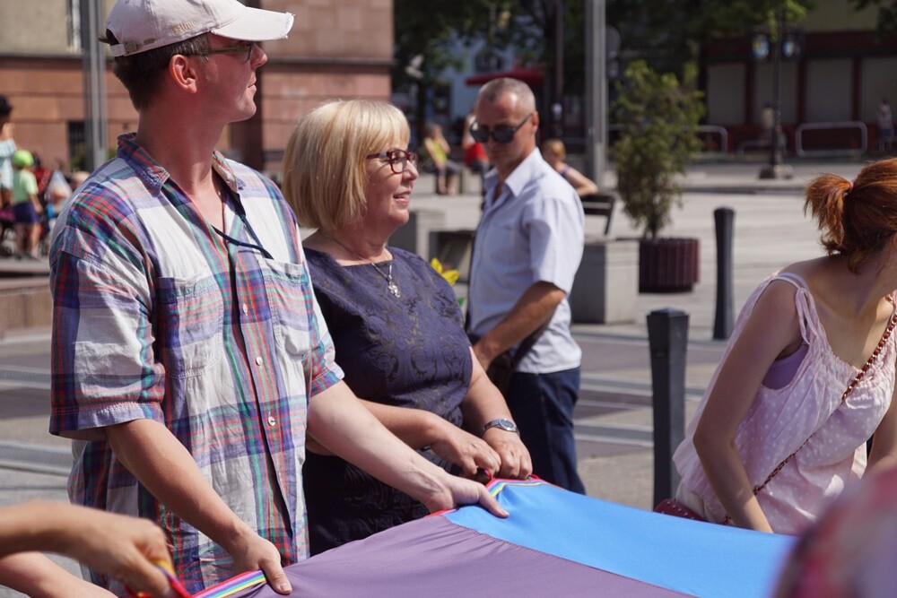 Pięć nowych pojazdów trafiło dziś do rudzkich ośrodków wspomagających osoby niepełnosprawne w mieście.