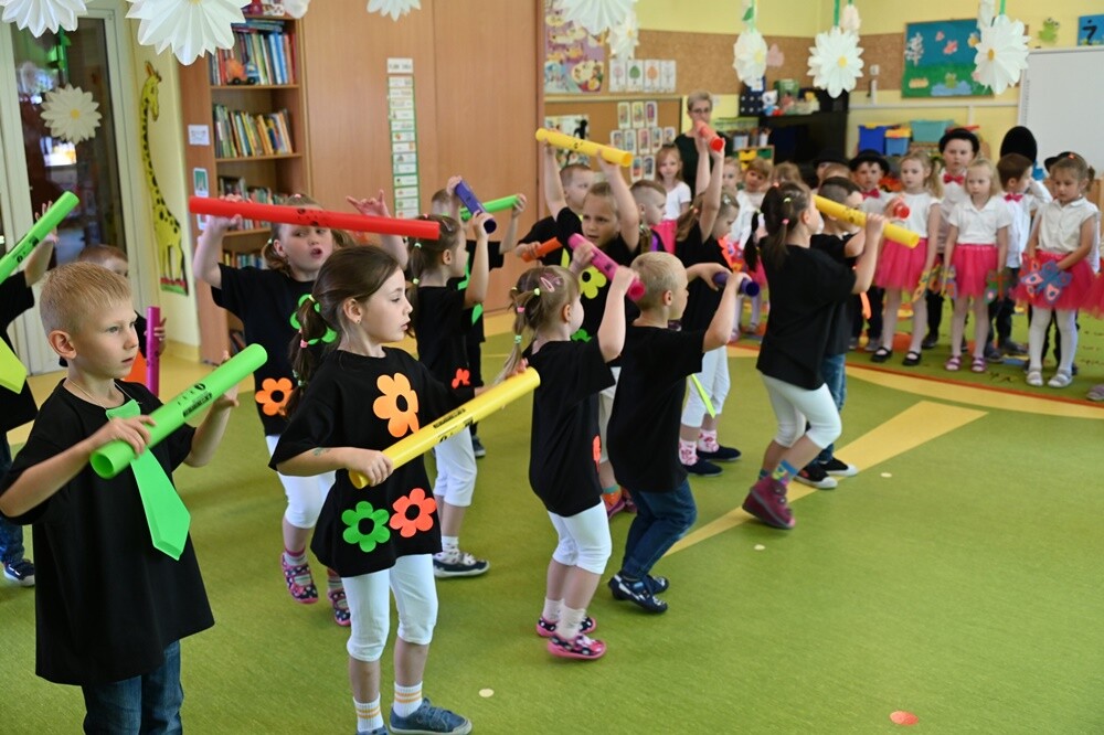 Przy Miejskim Przedszkolu nr 20 im. Słonecznej Doliny oficjalnie otwarty został we wtorek plac zabaw. 

fot. UM Ruda Śląska