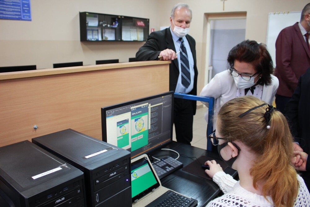 Wczoraj w Zespole Szkół nr 6 im. M. Kopernika uroczyście zostały otwarte zmodernizowane pracownie zawodowe.