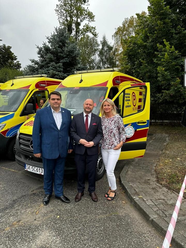 Nowoczesny ambulans zasilił stację pogotowia w Rudzie Śląskiej! / fot. Michał Pierończyk FB