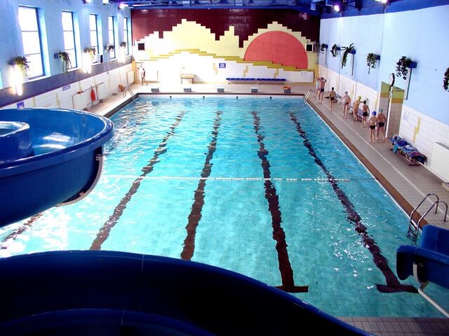 Nowy Bytom - basen kryty MOSiR - ul. Pokoju