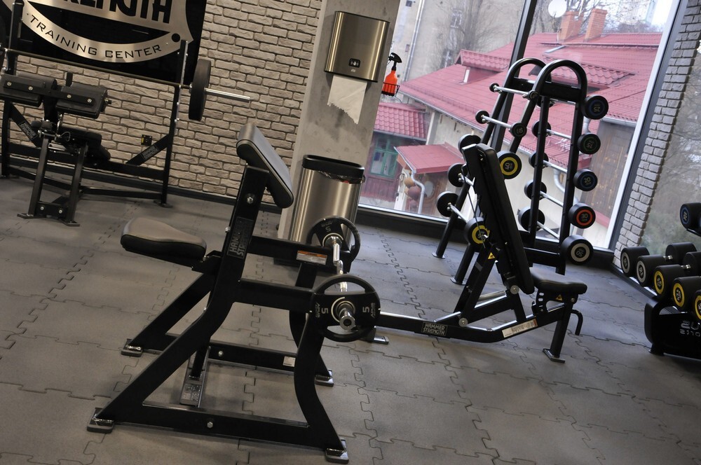 Jeszcze niedawno budynek Hermesu straszył zaniedbaną, podupadłą bryła opuszczonego budynku, teraz jednak powoli wraca do życia - w środku znajduje się nowoczesna siłownia i atrakcyjna dla dzieci sala zabaw.