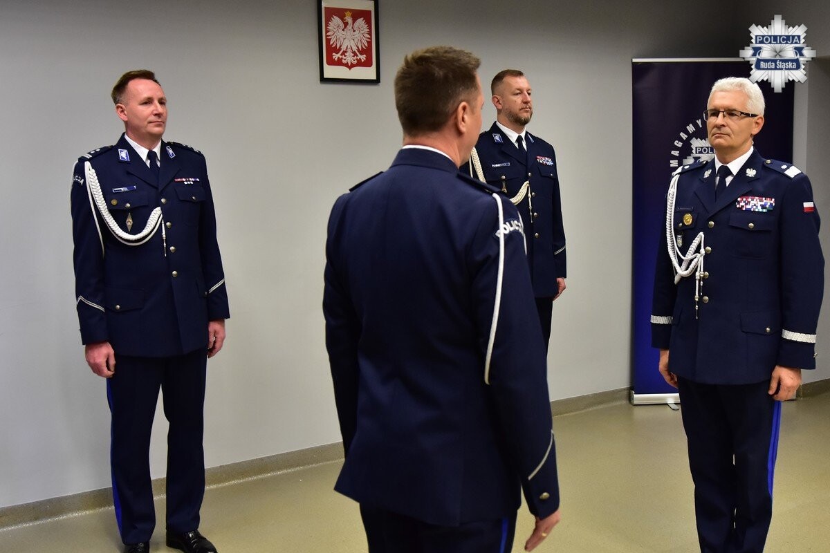 Nowy Komendant Miejski Policji w Rudzie Śląskiej, insp. dr Piotr Uwijała, przejął obowiązki po mł.insp. Dawidzie Gilu / fot. KMP Ruda Śląska