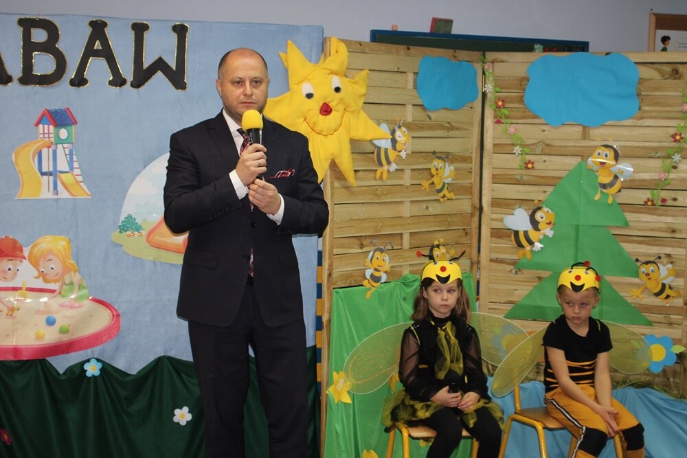 Nowy plac zabaw, plenerowa gra w klasy oraz ścieżka sensoryczna – to atrakcje, z których już mogą korzystać maluchy z miejskiego przedszkola nr 37 w dzielnicy Wirek. Inwestycja powstała w ramach budżetu obywatelskiego.