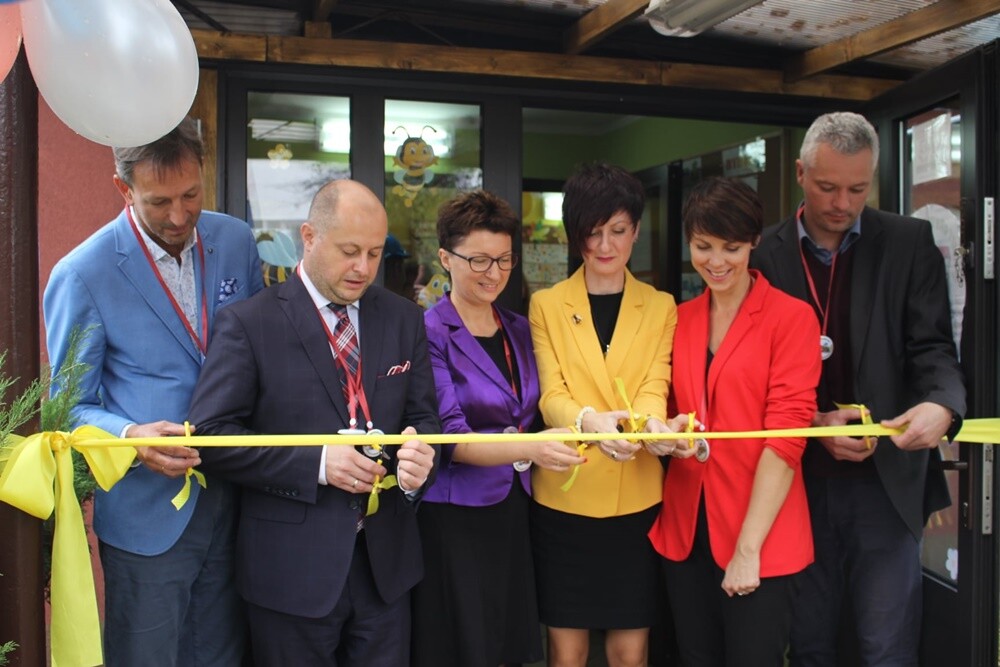 Nowy plac zabaw, plenerowa gra w klasy oraz ścieżka sensoryczna – to atrakcje, z których już mogą korzystać maluchy z miejskiego przedszkola nr 37 w dzielnicy Wirek. Inwestycja powstała w ramach budżetu obywatelskiego.