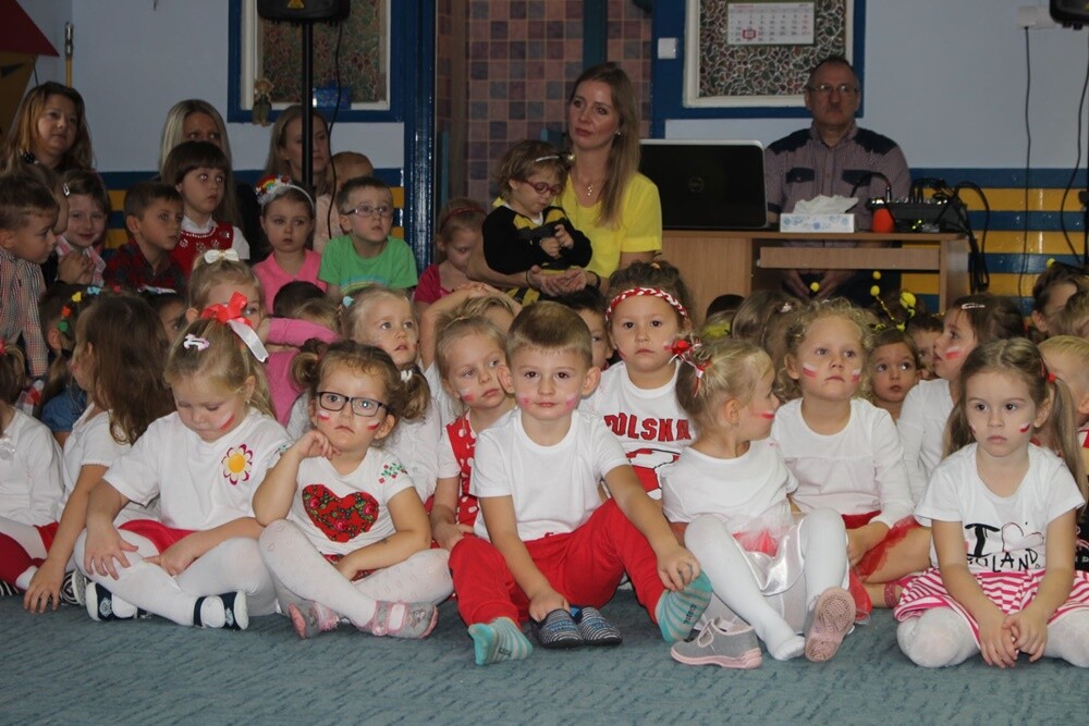 Nowy plac zabaw, plenerowa gra w klasy oraz ścieżka sensoryczna – to atrakcje, z których już mogą korzystać maluchy z miejskiego przedszkola nr 37 w dzielnicy Wirek. Inwestycja powstała w ramach budżetu obywatelskiego.