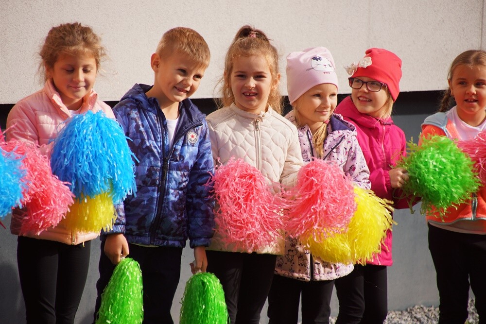 Podopieczni Miejskiego Przedszkola nr 42 w Kochłowicach mogli przetestować dziś świeżo zmodernizowany plac zabaw, znajdujący się na terenie placówki. Inwestycja realizowana była w ramach budżetu obywatelskiego.