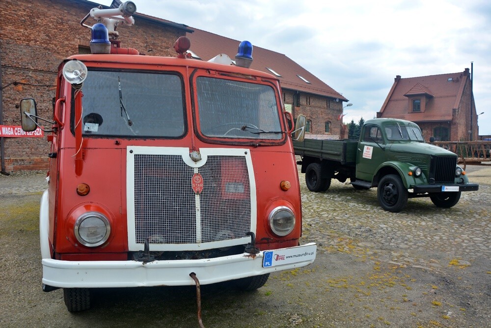 29 kwietnia Muzeum Historii Polski Ludowej po raz 13. otworzyło dla zwiedzających swe podwoje. W nowo wyremontowanym budynku obory powstała sala wystawiennicza, a w niej "Galeria Malarstwa Socrealistycznego". 

fot. Jacek Knapik